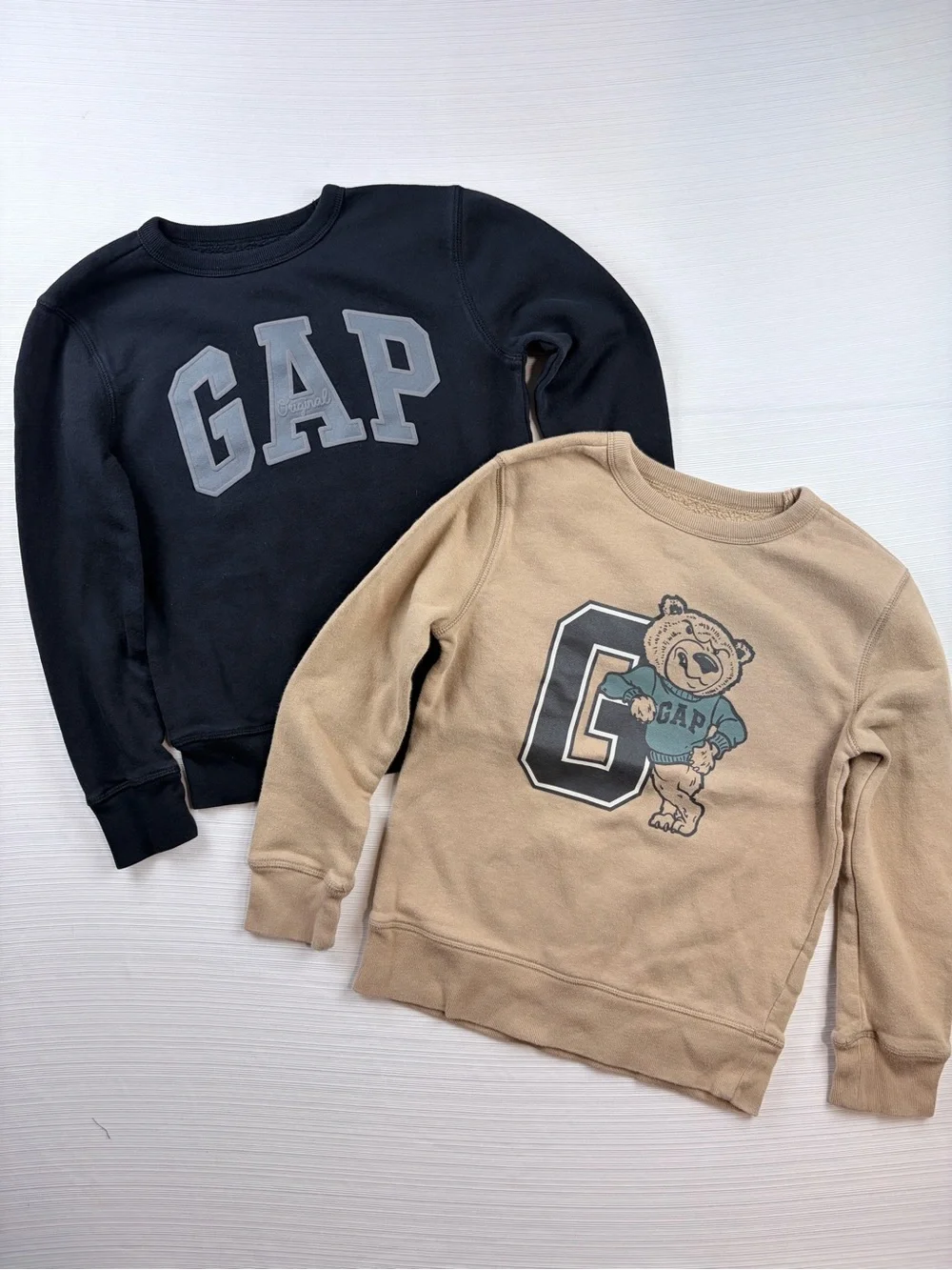 Bundle GAP Kids Crewneck Sweatshirts Size 8 - Classic Logo & Bear Graphic Size 8